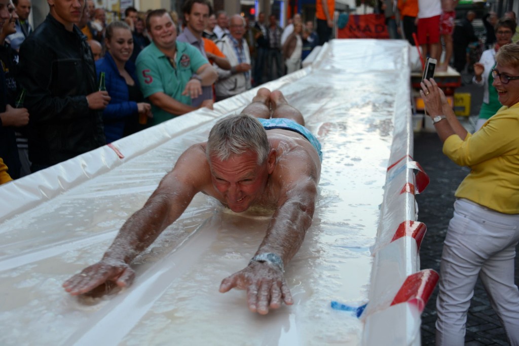 ../Images/Donderdag kermis 522.jpg